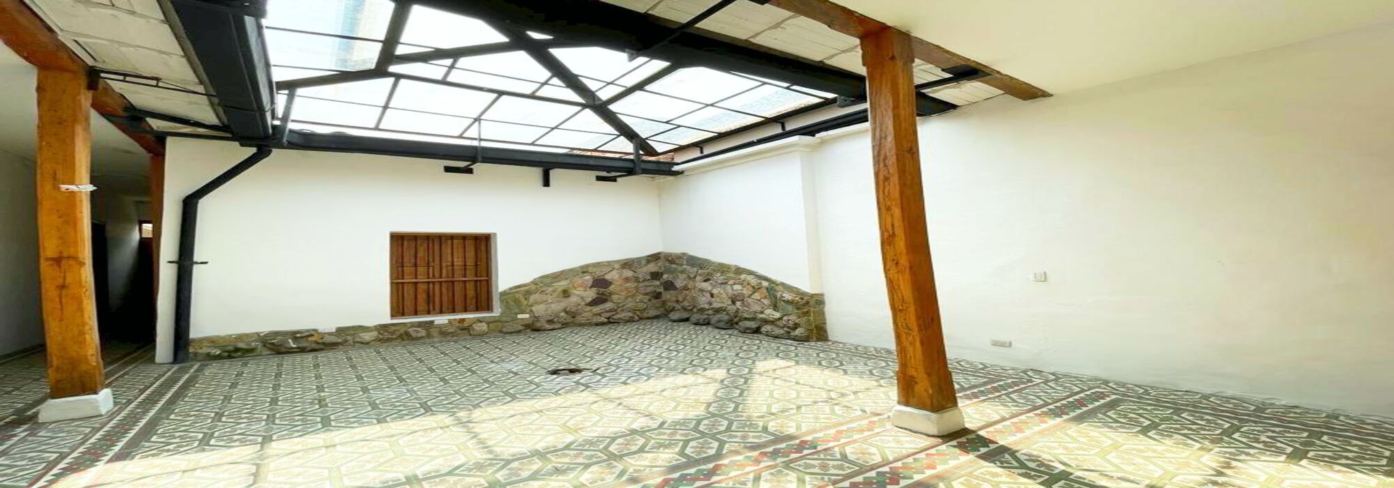 Oficina en Arriendo, Candelaria, Bogotá, Calle 6 – 360 M2