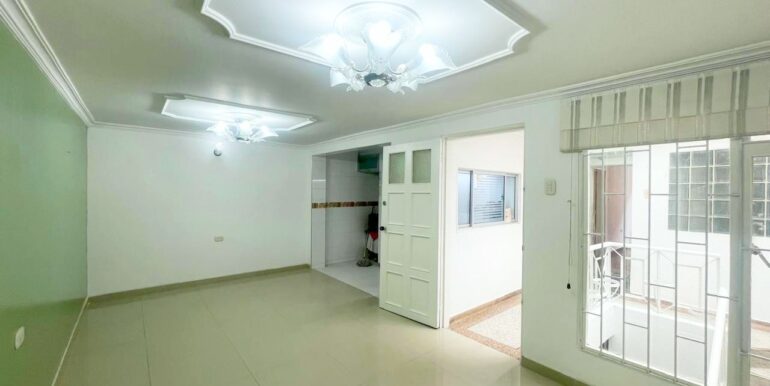 Arriendo, casa, roma, Catalina, Av 1 Mayo, exterior, iluminada, amplia, inmobiliaria tanis, tanis (1)