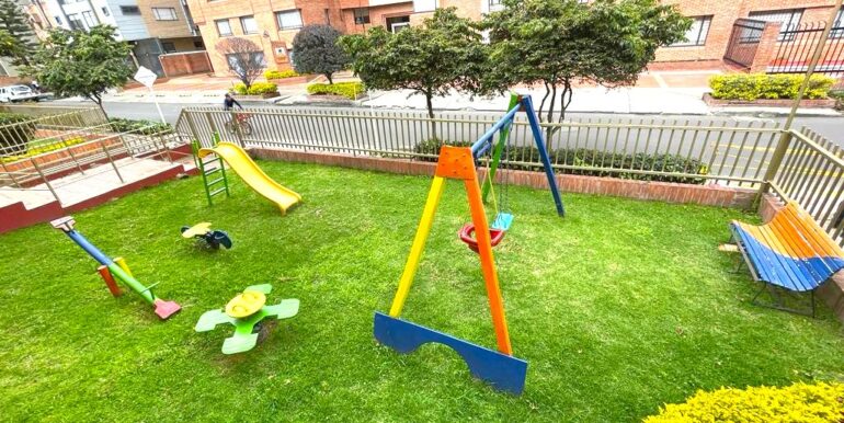 Arriendo, venta, apartamento, apto, cedritos, bogotá, inmobiliaria tanis, tanis, exterior, parqueadero, amplio, 2 habitaciones, 2 baños, cocina, wok, oxxo, farmatodo (8)