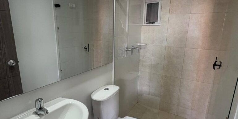 BAÑO AUX 2