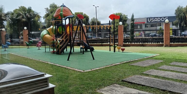 PARQUE DE NIÑOS BORA