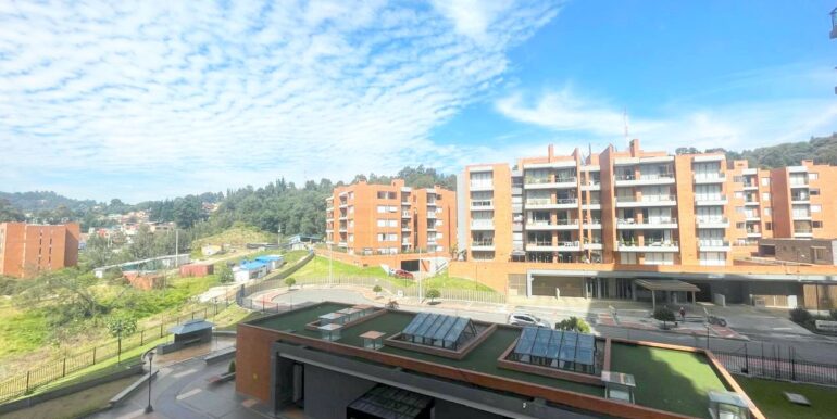 Venta, apto, guayacanes, colina campestre, inmobiliaria tanis, exterior, iluminado (3)