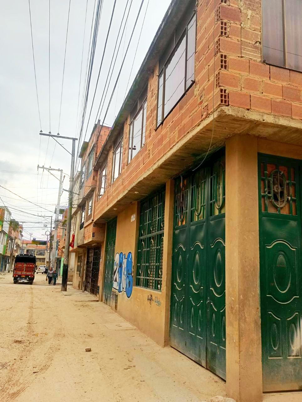 Casa esquinera en Venta, Leon XIII, Soacha – 200 M2